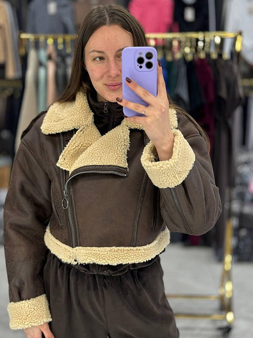 Женская стильная укороченная дубленка с искусственным мехом M Одесса - изображение 3