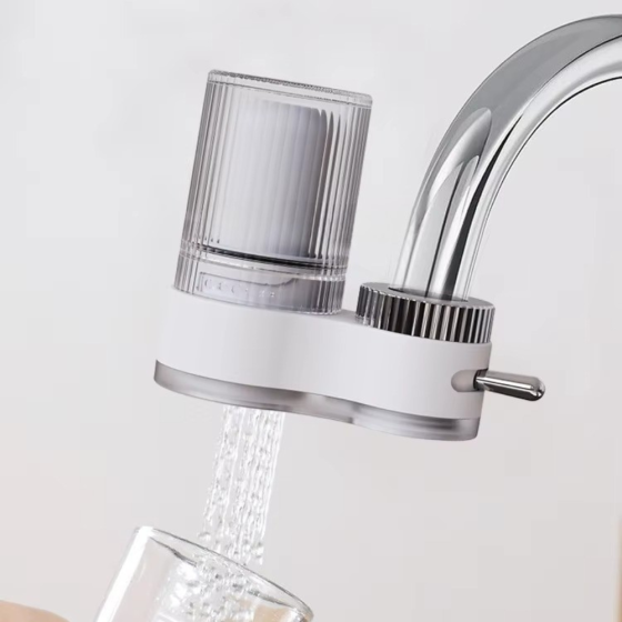 Фільтр-насадка на кран для проточної води на кухню або ванну для очищення з універсальними насадками, білий Кам'янець-Подільський