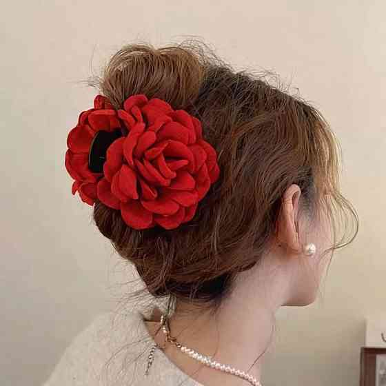 Крабик для волос с цветком розы красный 9 см, заколка краб для волос цветок, большой женский аксессуар для прически Киев
