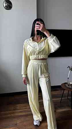 Женский плюшевый костюм тройка: кофта топ и штаны велюр Лимонный, 42/44 Одесса