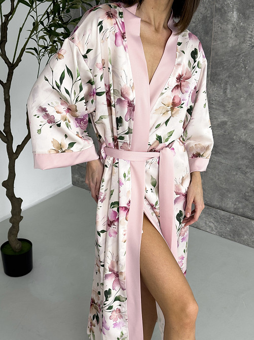 Шовковий халат жіночий кімоно довгий на запах COSY Morning Bloom в подарунковій коробці молочний Одеса - фото 3