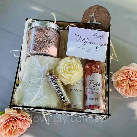 Подарочный набор для женщин с ароматом розы: косметика ручной работы, свеча, соль, гидролат. Ирпень