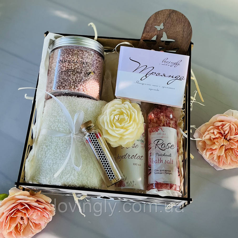 Подарочный набор для женщин с ароматом розы: косметика ручной работы, свеча, соль, гидролат. Ирпень - изображение 1