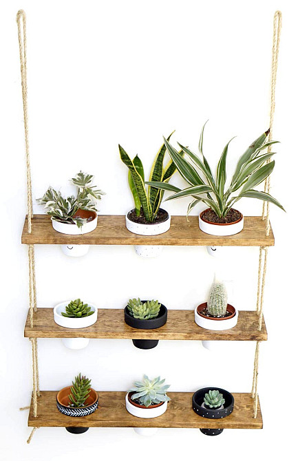 Полка настенная для цветов 