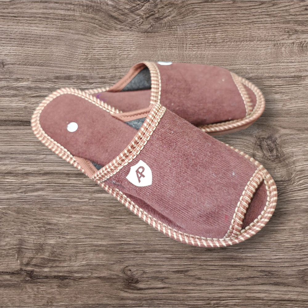 Хатні капці Для хлопчика Підліток із відкритим носком коричневі тм "PaGo" 39 розмір Одеса - фото 1