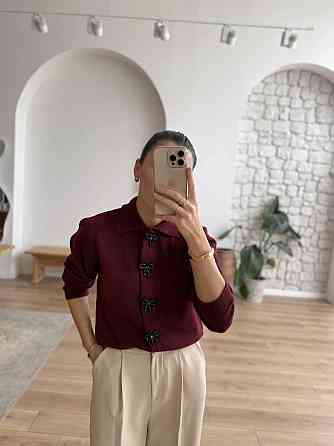 Жіночий укорочений кардиган з декоративними застібками у вигляді бантиків машинна вʼязка Одеса