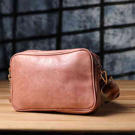 Женская сумка с плюшевой вставкой на лицевой стороне из экокожи Vintage sale_15133 Розовый Киев