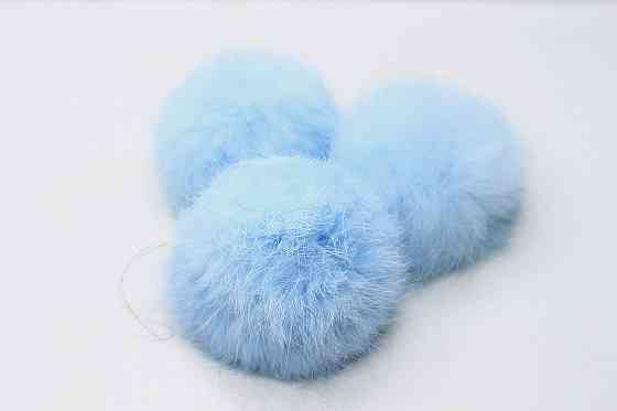 Помпони з натурального хутра кролика на нитці 6-7 см Блакитний Харків