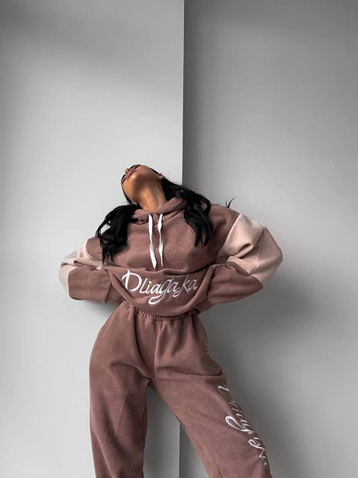 Жіночий теплий костюм з вишивкою Одеса - фото 2