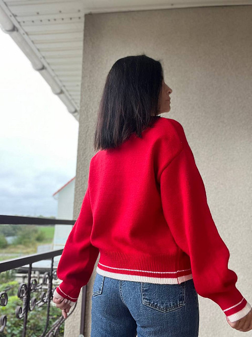 Светр жіночий A-N 6101 широкий оверсайз прикраса вензель попереду з камінням, червоний, one size Київ - фото 15