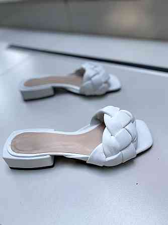 ARLEN Зручні жіночі шльопанці з натуральної шкіри білі на низькому ходу літні ARLEN Ш-Коса р. 3 Коломыя