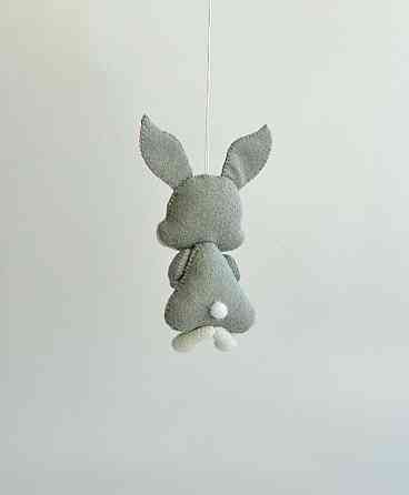 М’яка фетрова іграшка заєць ручної роботи – безпечна розвиваюча іграшка Київ