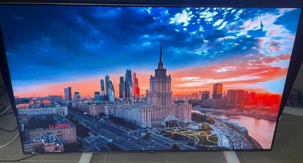 Телевизор Безрамный: 55