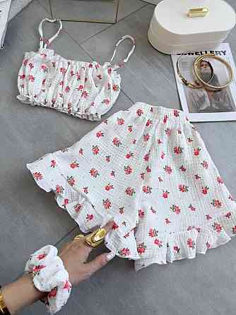 Жіноча ніжна принтована піжама: топ і шорти + гумка для волосся натуральний муслін Молочний 2 Одеса