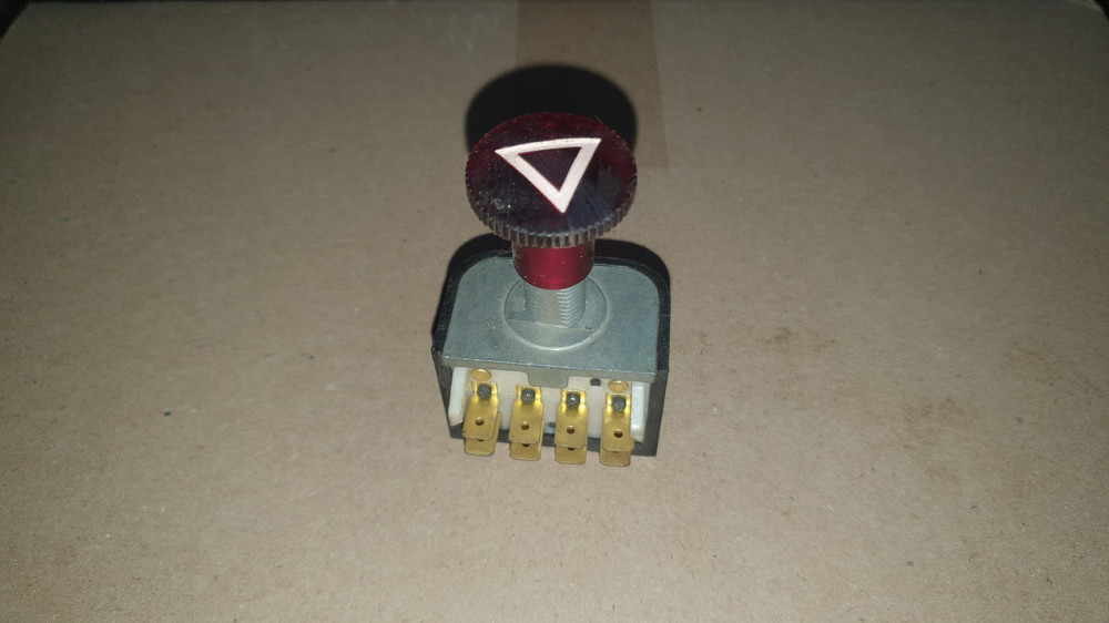 Выключатель аварийной сигнализации ВК-422-12. СССР. Харьков - изображение 1