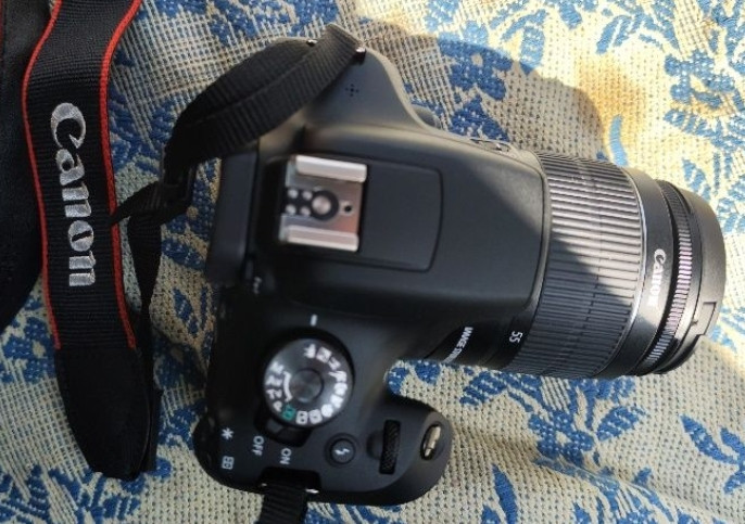 Фотоапарат: Canon 2000D. Київ - фото 1