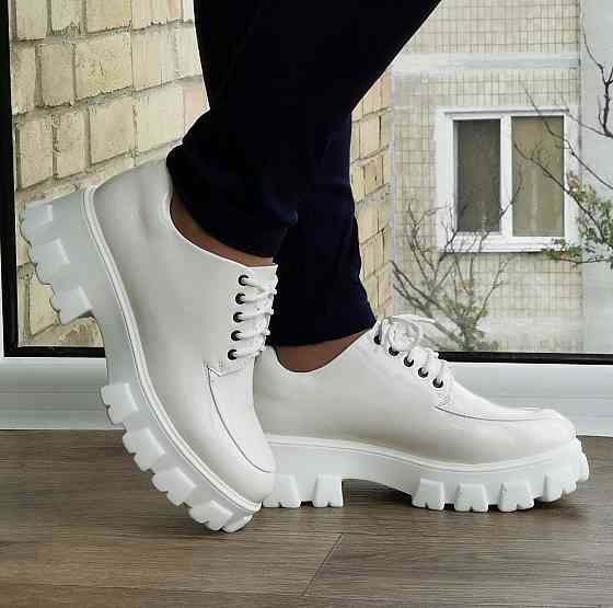 Жіночі Білі Туфлі Кросівки на Танкетці Сліпони Лакові Мокасини (розміри: 36,37,38,39,40,41) — 6-20 Дніпро