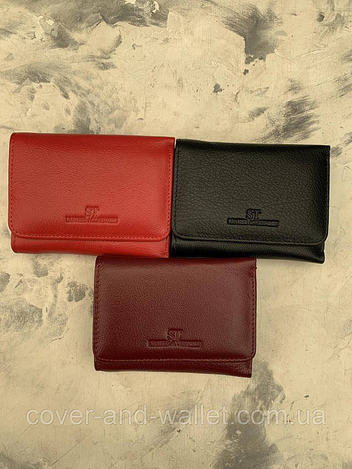Компактный шкіряний жіночий гаманець бордового кольору ST Leather 403 Київ - фото 9