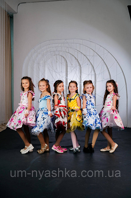 Пышное нарядное платье с цветочным принтом Кривой Рог - изображение 9