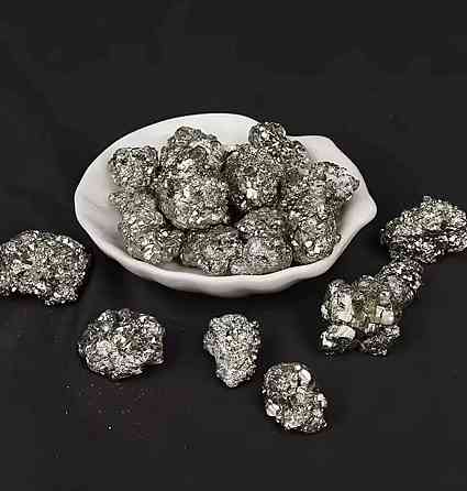 Пірит натуральний необроблений 2–3 см, камінь пірит 1 шт, мінерал для декору та колекції Київ