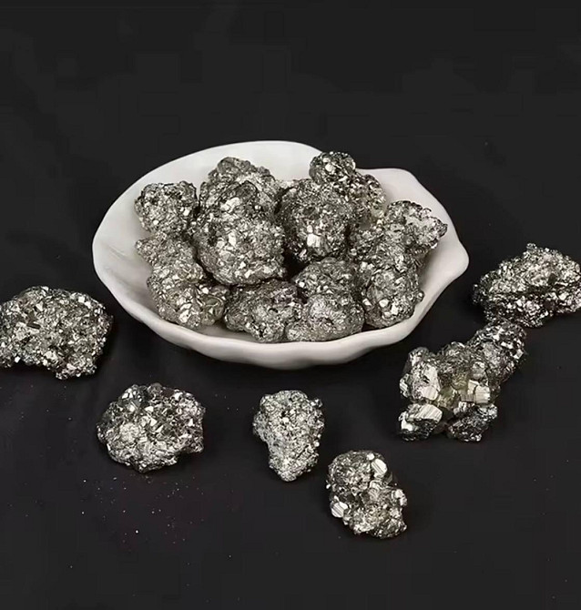 Пірит натуральний необроблений 2–3 см, камінь пірит 1 шт, мінерал для декору та колекції Київ - фото 2