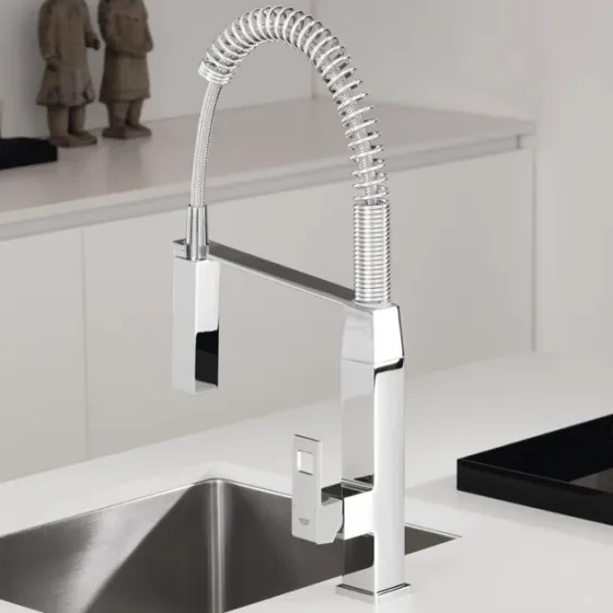 Смеситель для кухни с гибким изливом Grohe EUROCUBE 31395000 Киев