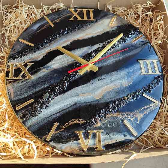 Настіний годинник з епоксидної смоли ручної роботи Дніпро