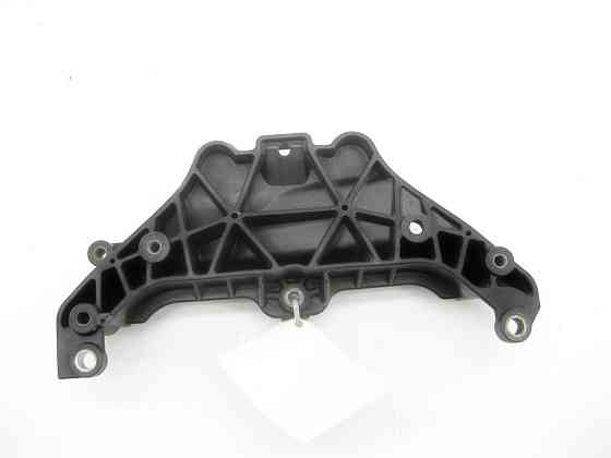 Mercedes-Benz  A2760142100 Нижній кронштейн інтеркулера M276 Одесса