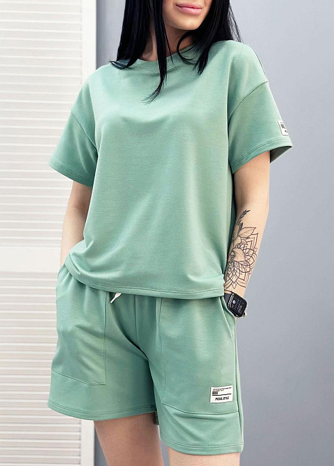 Трикотажный костюм с шортами 