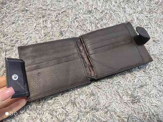 Мужское портмоне из высококачественной кожи коричневого цвета на кнопке Boston Киев