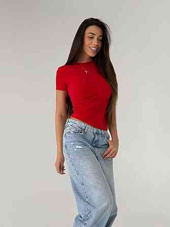 Женская базовая футболка с акцентным низом в виде треугольника креп-дайвинг Красный, 42/44 Одесса