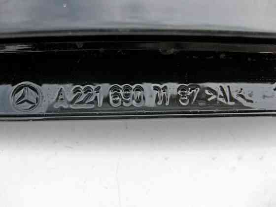 Mercedes-Benz  A2216901187 Вертикальна накладка скла передніх лівих дверей S-Class W221 Одеса
