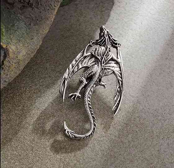 Брошка з драконом у готичному стилі – сріблястий метал Київ