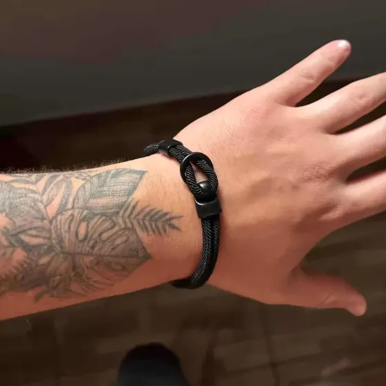 Браслет унисекс чёрного цвета из шнура с узлом – минималистичный аксессуар, подарок для него и неё, 21 см Киев