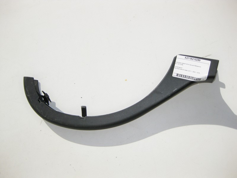Mercedes-Benz  A2118210289 Накладка правої петлі кришки багажника E-Class W211 Одесса - изображение 2