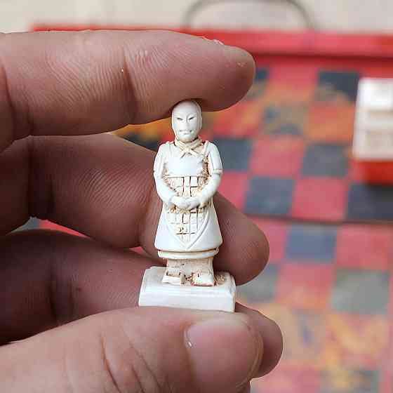 Шахи у китайському стилі RESTEQ — дерев’яна шахова дошка 21×21 см з фігурами Київ