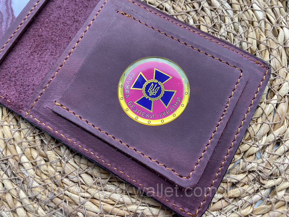 Шкіряна обкладинка на посвідчення СБУ із шевроном бордового кольору Київ - фото 3