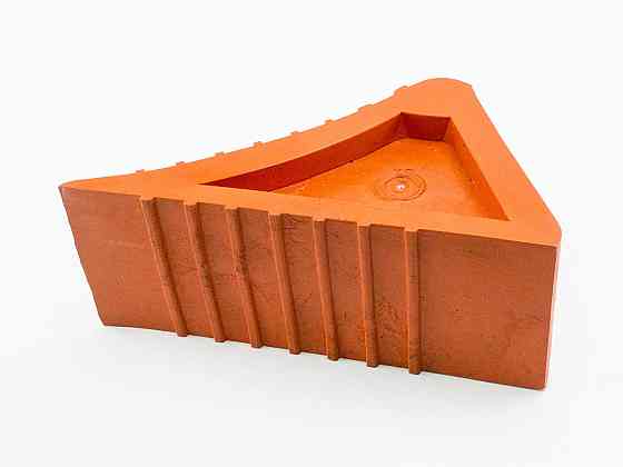 Черевик під колесо) противідкатний червоний (упор Мукачево