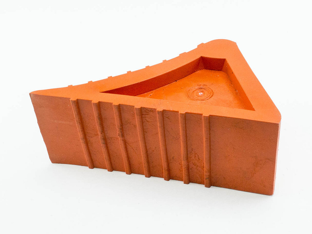 Черевик під колесо) противідкатний червоний (упор Мукачево - фото 1