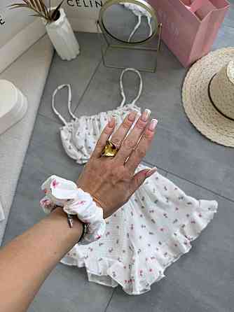 Жіноча ніжна принтована піжама: топ і шорти + гумка для волосся натуральний муслін Молочний 3 Одеса