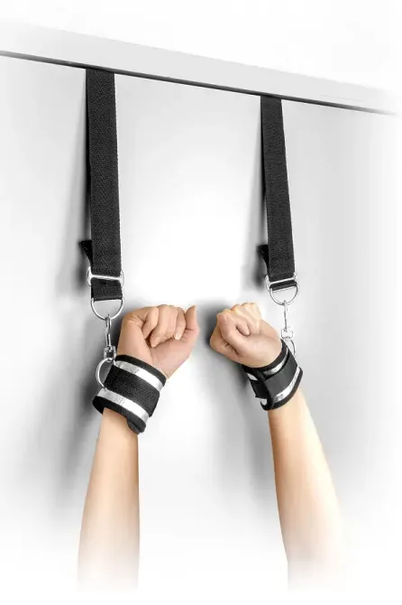 Фіксатор для рук на дверях Fetish Tentation Door swing handcuffs Львів - фото 1