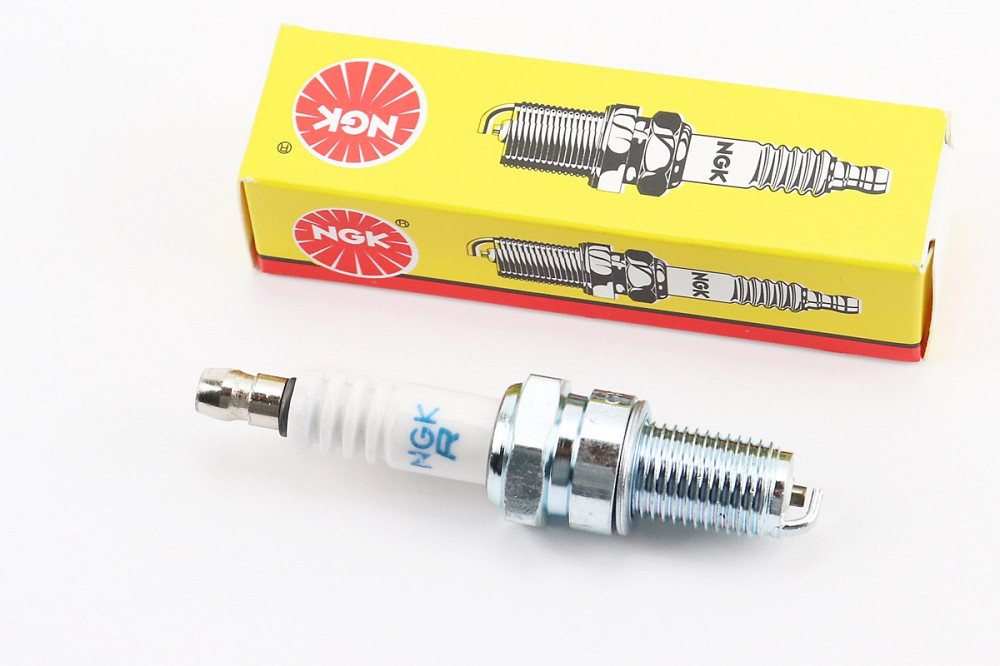 Свічка 4Т DCPR8EA-9 з резистором - M12 L17 - CG/CB/CH250/YP250 Київ - фото 1