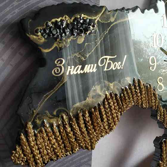 Годинник настінний 40 * 25 см з епоксидної смоли ручної роботи "Карта України" з колоками та гербом Дніпро