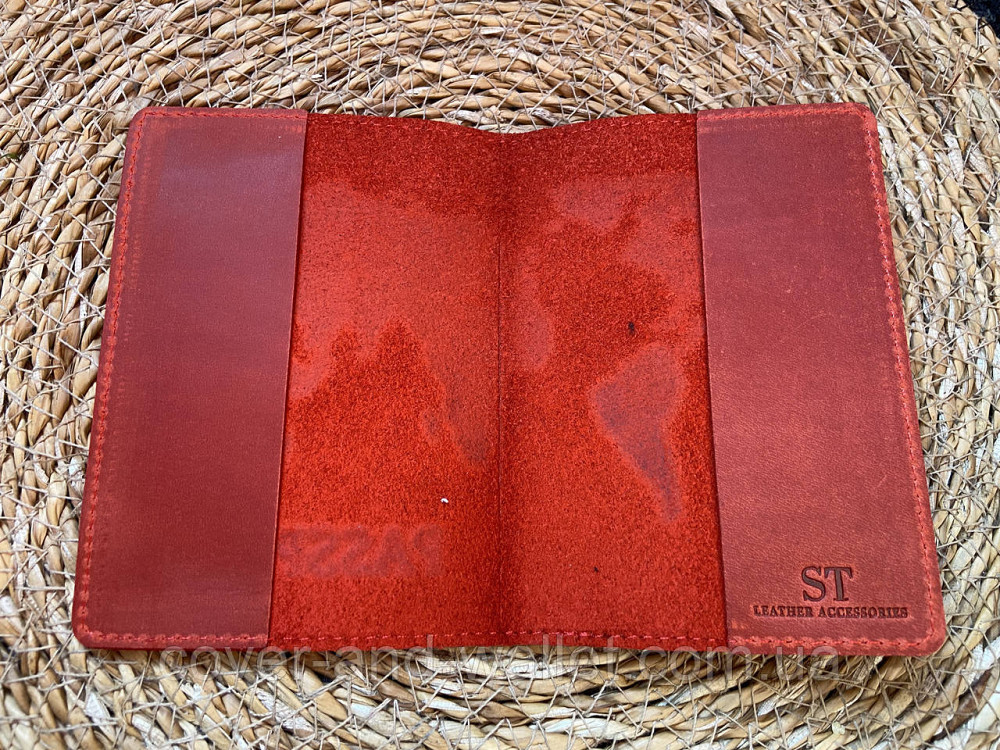 Обкладинка на паспорт з тисненням карта світу з вінтажної шкіри червоного кольору ST Leather Київ - фото 6