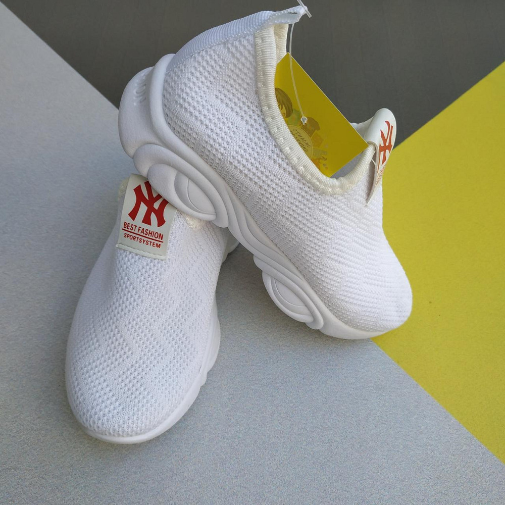 Кроссовки спортивные текстильные белые маломерят  28р 29р Киев - изображение 3