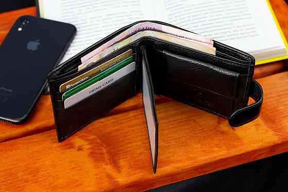 Чорне класичне портмоне з натуральної шкіри Marco Київ