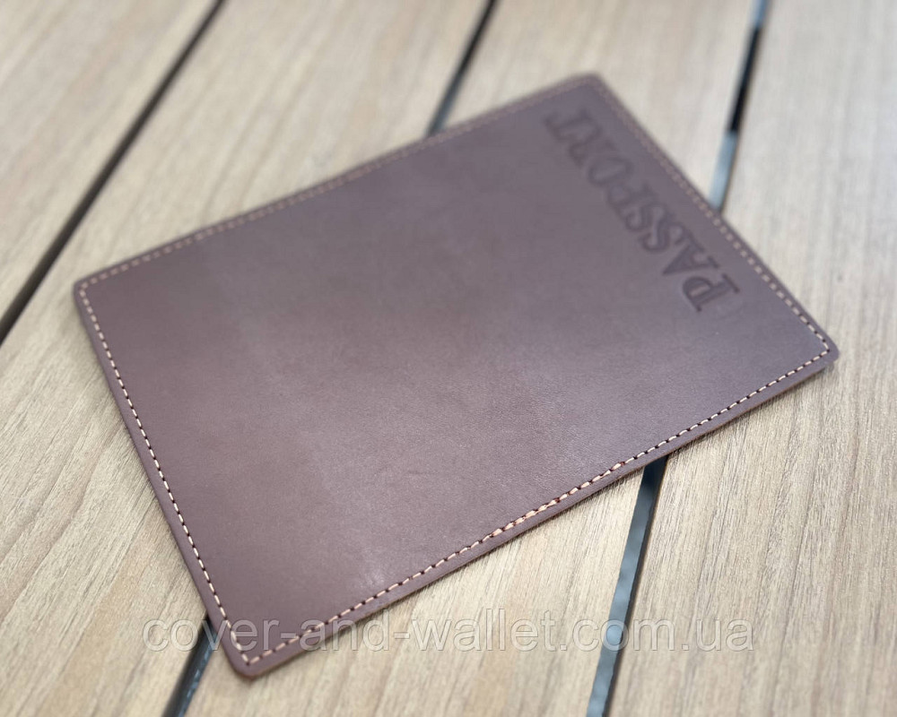 Обкладинка для паспорта з вінтажній шкіри коричневого кольору ST Leather Київ - фото 10
