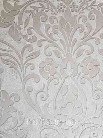 Шпалери вінілові на флізелін Marburg City glam 32302 метрові вензелі завитки сріблом на білому під штукатурку Київ