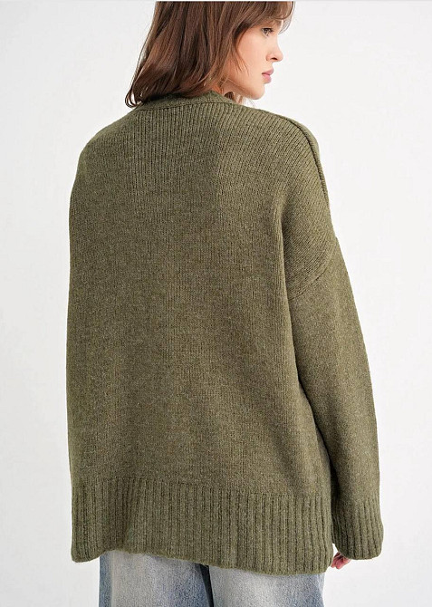 Женский базовый вязаный оверсайз кардиган на пуговицах Хаки Одесса - изображение 3