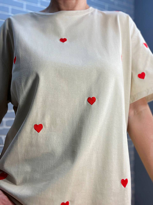 Футболка женская A-N 2632 вышивка сердца оверсайз удлиненная one size, бежевый, one size Киев - изображение 2